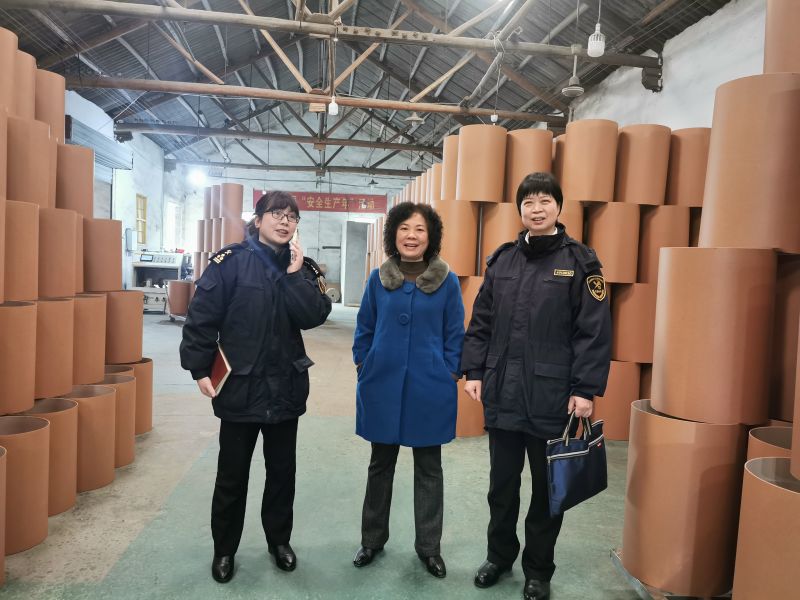 株洲市華興紙桶包裝有限責(zé)任公司,株洲市華興紙桶包裝,湖南紙桶,株洲鍍鋅桶,株洲油漆桶,株洲彩桶,纖維板桶,鐵箍紙筒,株洲華興,紙板桶,焊絲桶,